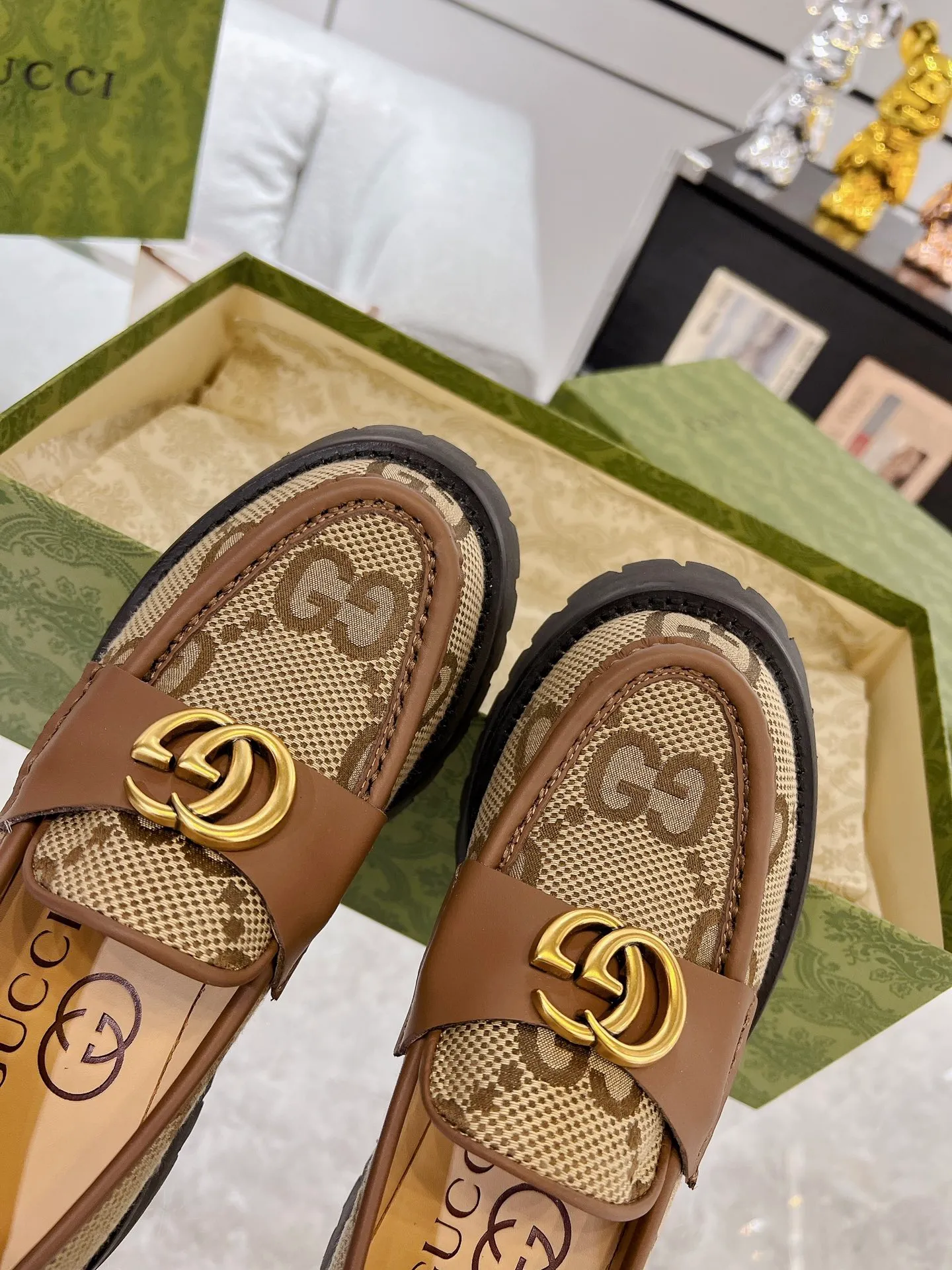 👟👟Ex-factory price 560👟👟 Male +10 Gucci Gucci 2023 early spring new product! The original version is developed into a higher version. Both men and women have open edge beads to ensure consistent quality. Size: 35-41# for women and 39-45# for men.